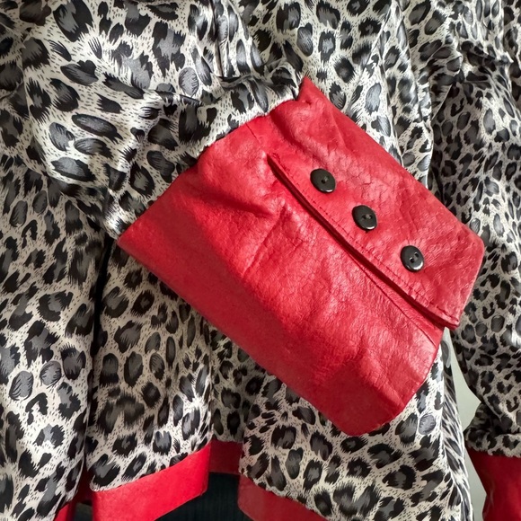 ✅Women’s Red Leather Jacket - Picture 7 of 16